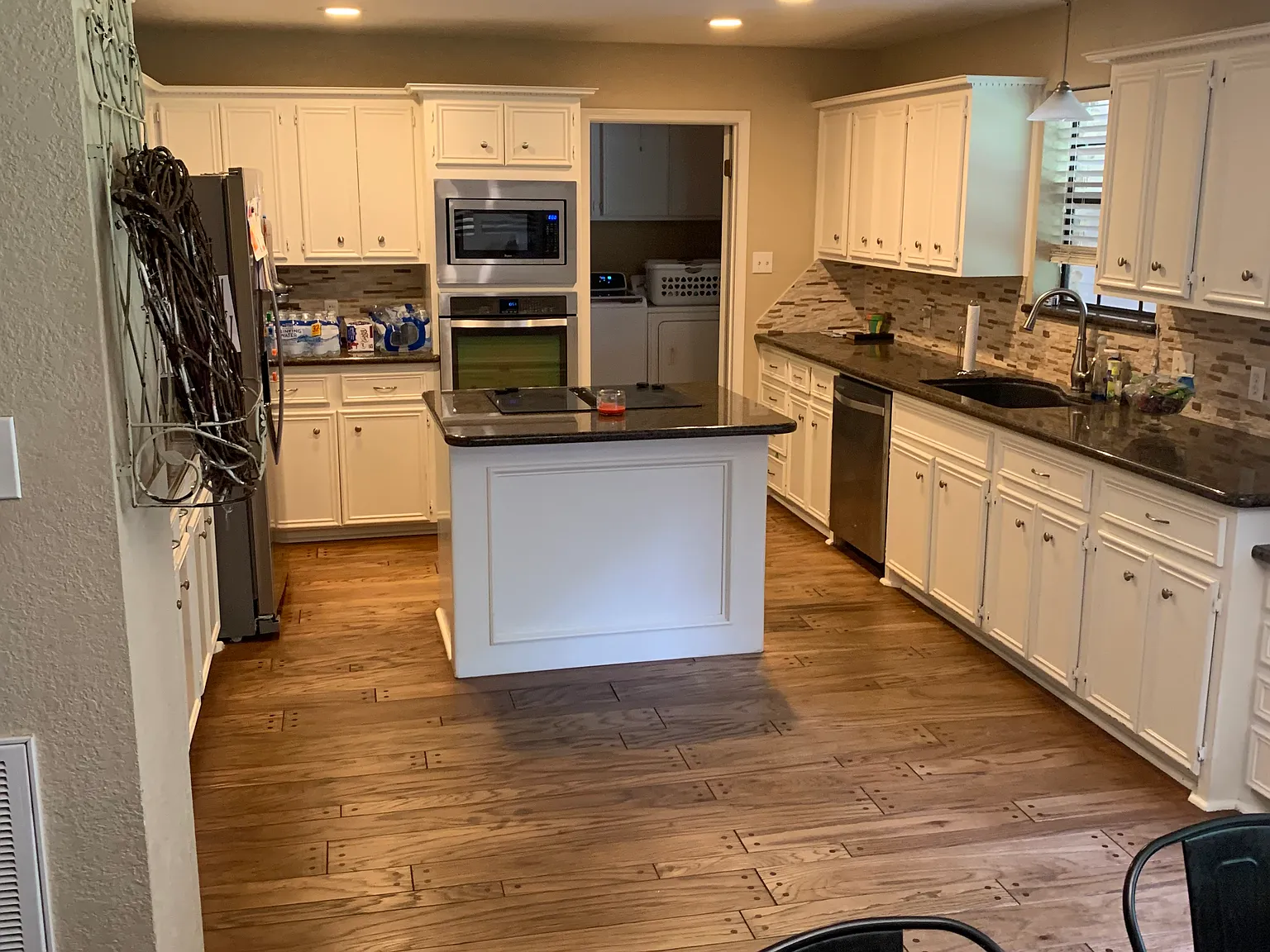 3 bed, 2015 sqft, $2,200 — Photo 3