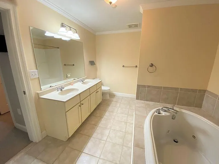 8 Crowninshield St #311 — Photo 10