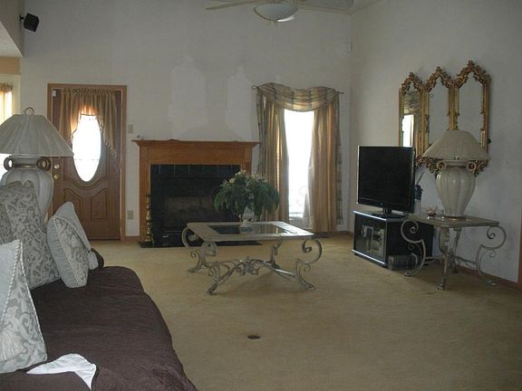 4th image of 4888 Crosscreek Dr