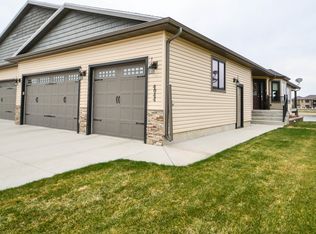 4044 Downing St, Bismarck, ND 58504