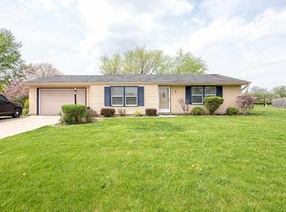8501 Edge Rose Dr, New Haven, IN 46774
