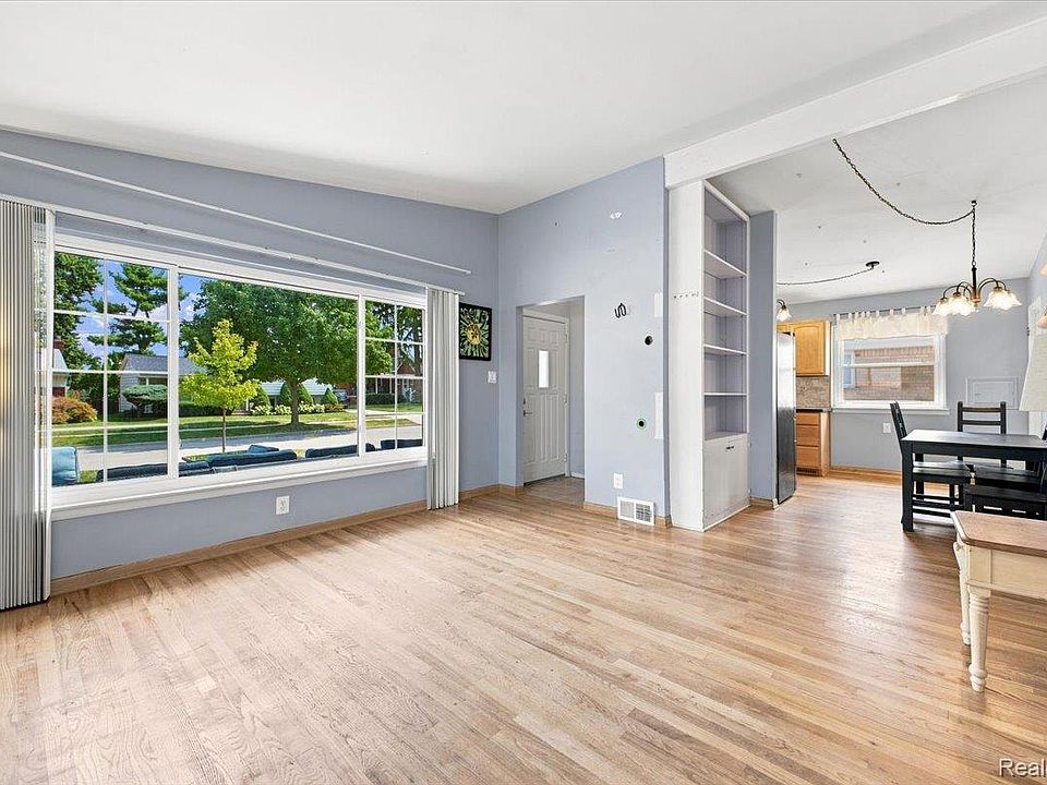 1333 N Selfridge Blvd, photo 6