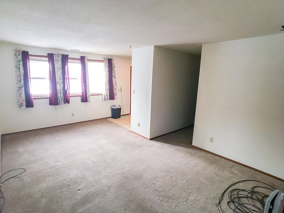 1st image of 2207 Crescent Dr APT 1
