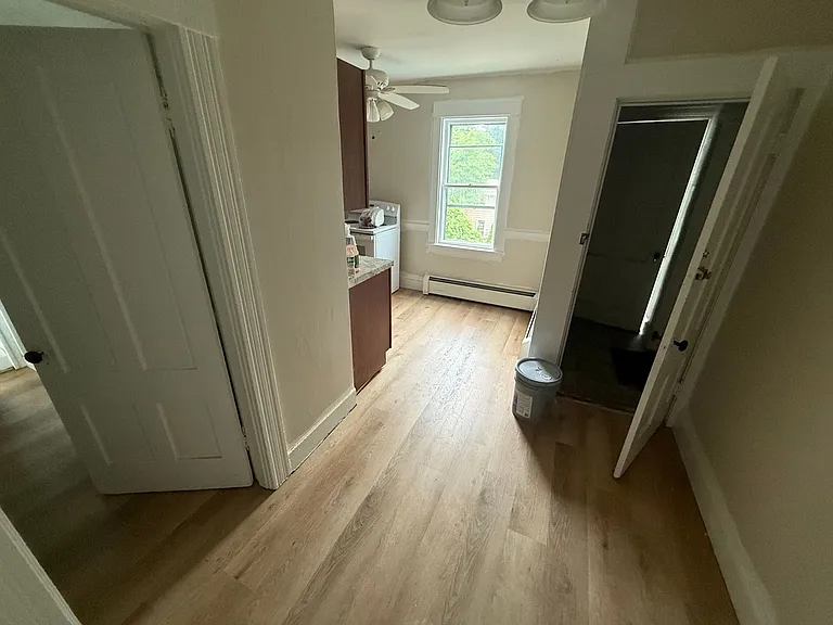 182 Grove St — Photo 5