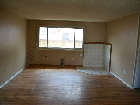 5th image of 20011 12th Pl S