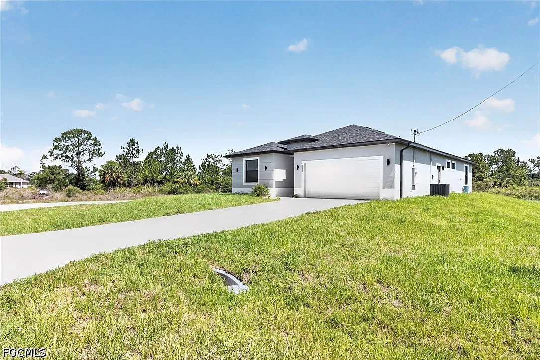 4 bed, 3.0 bath, 1715 sqft, $2,300 — Photo 4