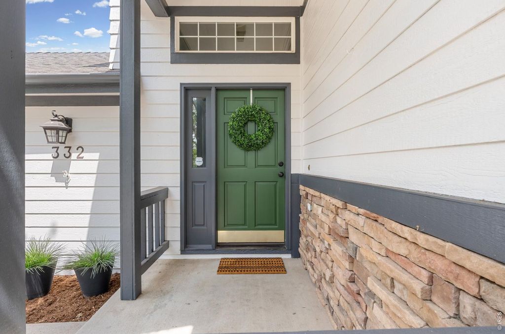 332 Snowy Owl Cir