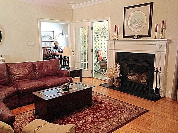 Family / great room with gas fireplace