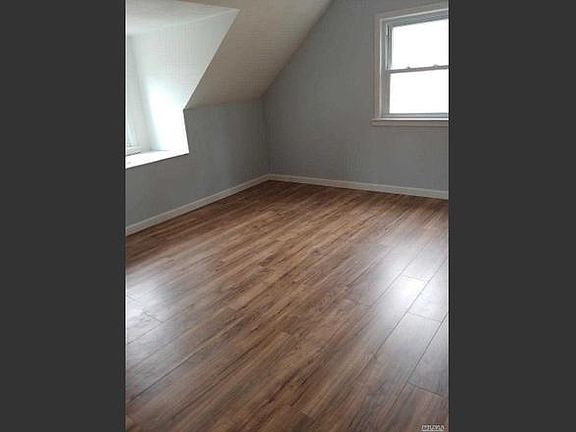 3rd image of 69 Rugby Dr