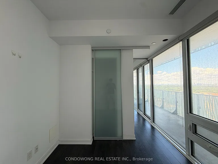 42 Charles St E #2609 — Photo 7