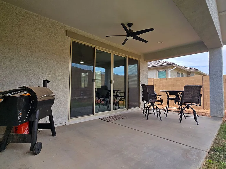 18572 W Cottontail Ln — Photo 27