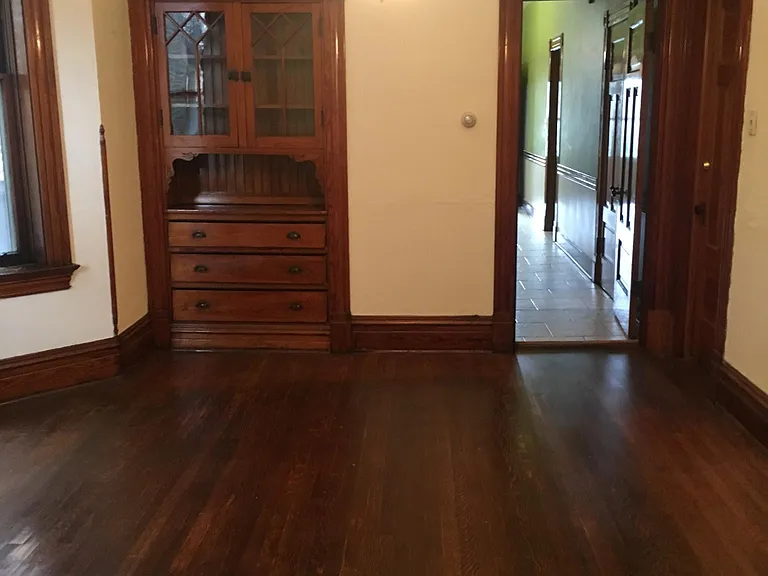 912 N Hoyne Ave #1 — Photo 3