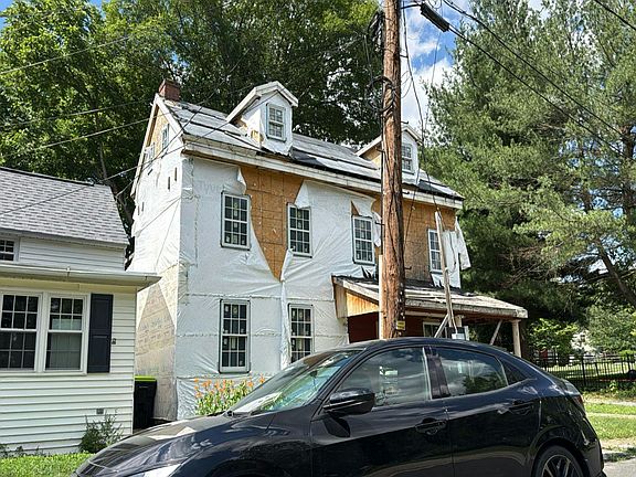 3rd image of 105 Front St