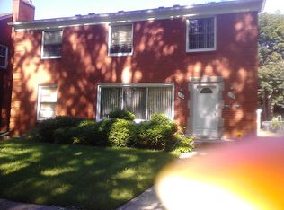 216 Riverside Dr, Detroit, MI 48215