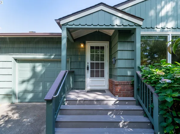 2819 Alder St, Eugene, OR 97405