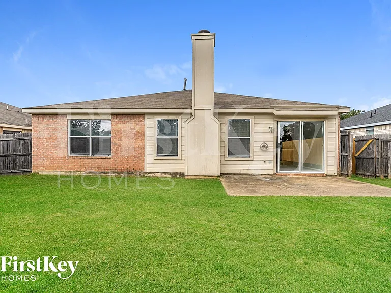 207 Prentice Dr — Photo 15