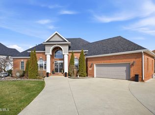 1338 Pine Valley Dr, Bowling Green, OH