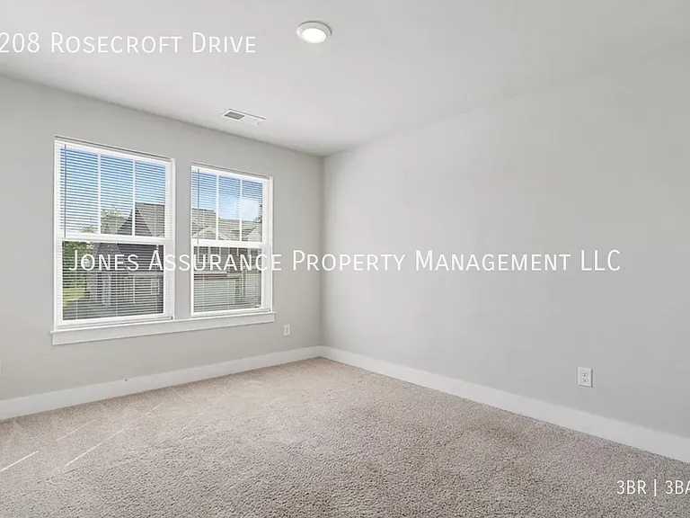 208 Rosecroft Dr — Photo 16