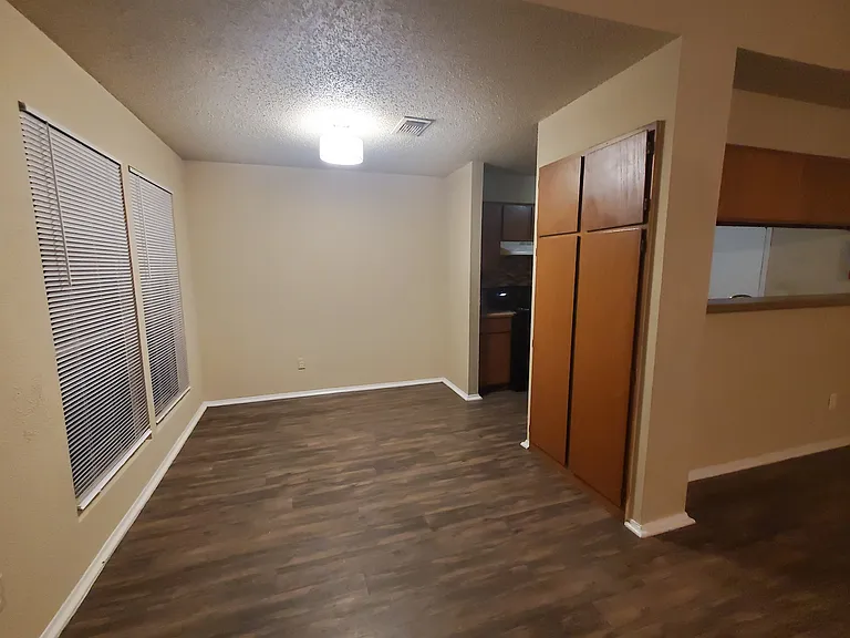 11904 Alpheus Ave #C — Photo 5