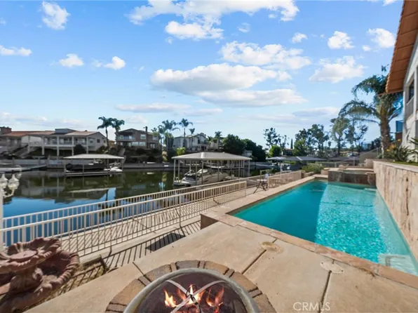 30261 Spray Dr, Canyon Lake, CA 92587