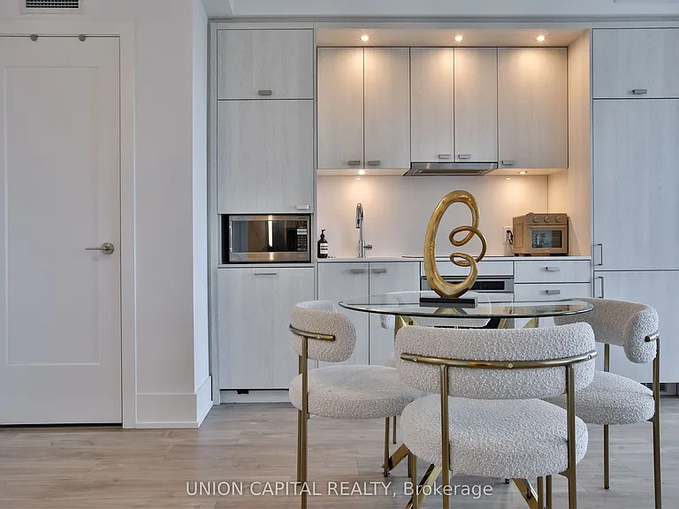 480 Front St W #1505 — Photo 3