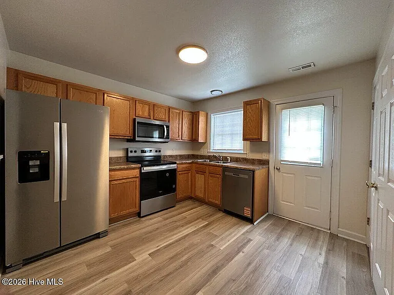 606 Springwood Dr — Photo 4