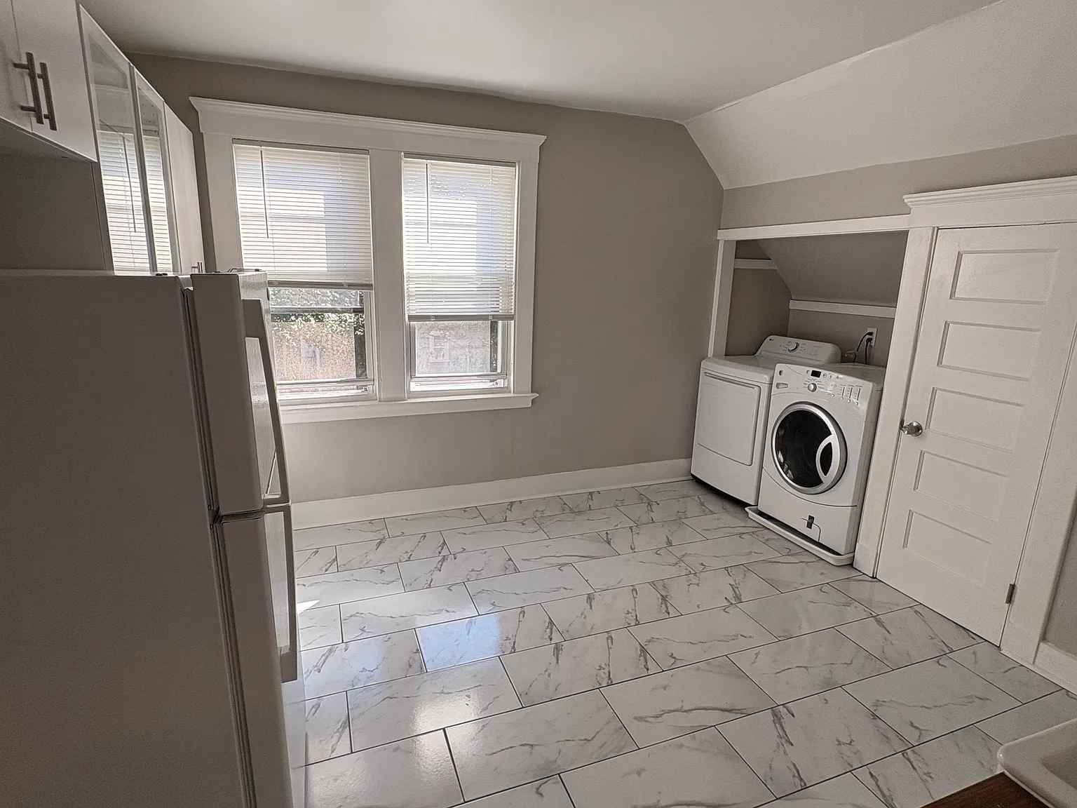 3 bed, 1250 sqft, $2,450 — Photo 1
