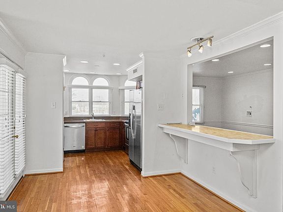 4th image of 1501 Margaret Ct