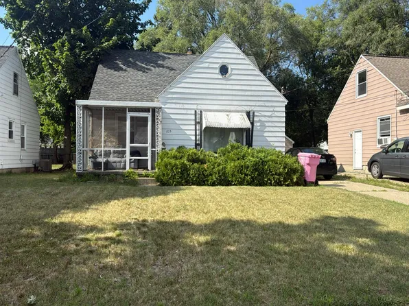 823 Blanchard St SW, Wyoming, MI 49509