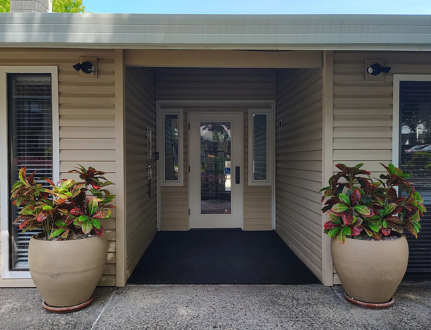 Edgewater — Photo 2