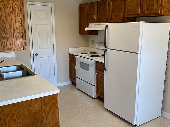 3rd image of 2823 College Ave #14