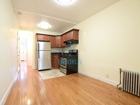 2nd image of 329 18th St APT 1R