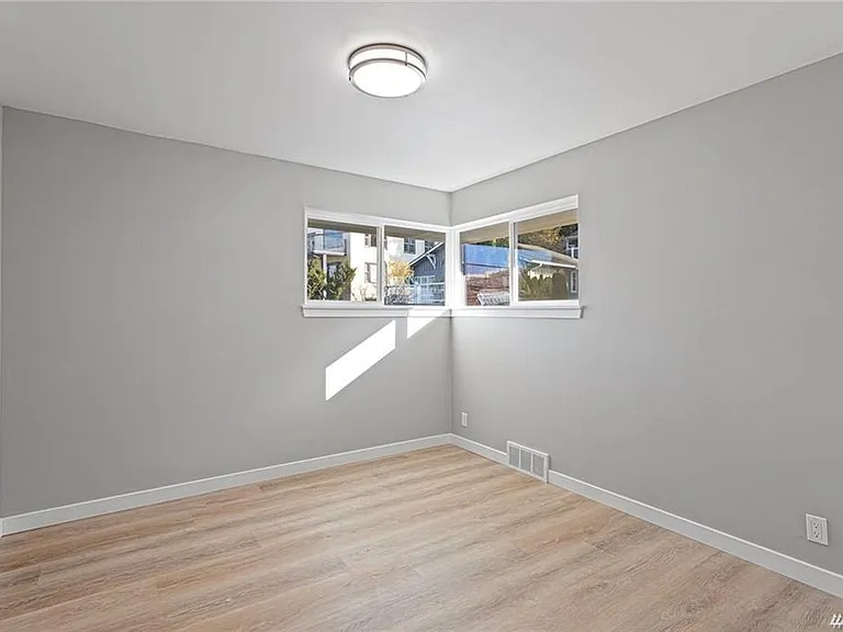 2301 Bonair Pl SE — Photo 11