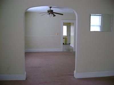 4th image of 376 Woodland Ave