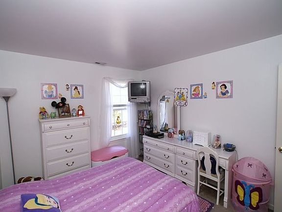 Bedroom 2-2