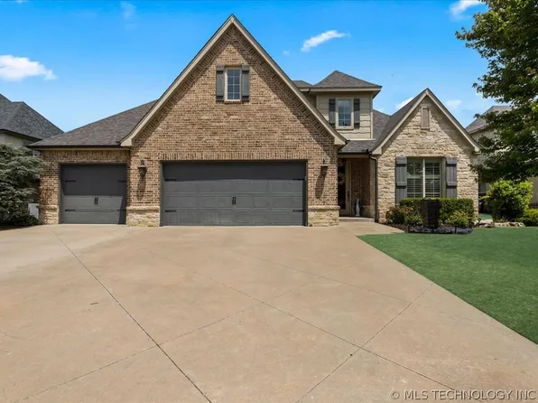 223 E 128th St S, Jenks, OK 74037