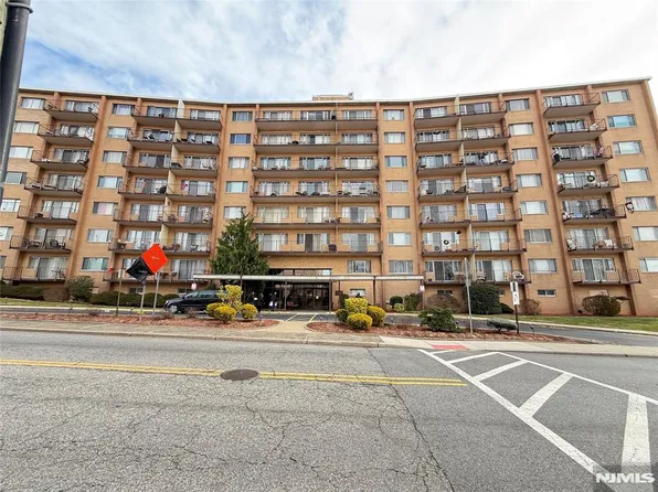 265 Main St APT 702, Ridgefield Park, NJ 07660