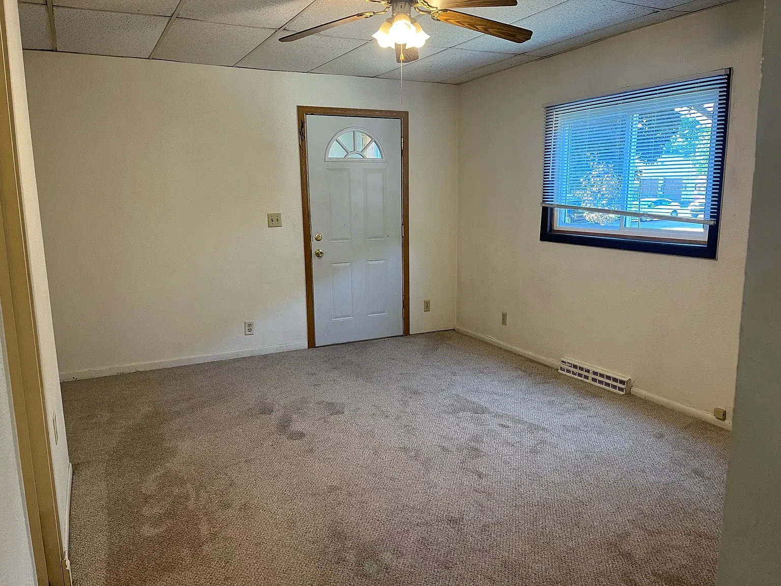2 bed, 100 sqft, $950 — Photo 3