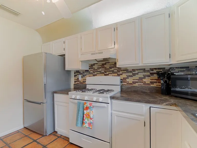 6130 Francis St — Photo 1