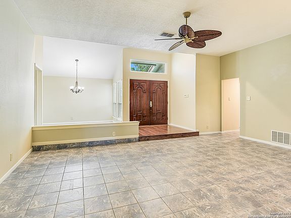 4th image of 1711 Encino Crest