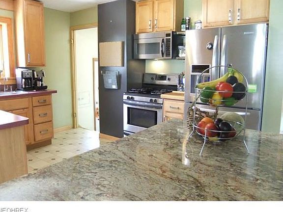 2nd image of 2450 Larchmont Dr