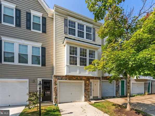 46017 Caraway Ter, Sterling, VA 20166