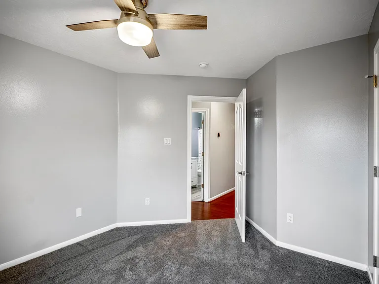 2923 Goldspring Ln — Photo 31
