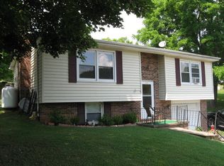121 Robinson St, Galax, VA 24333