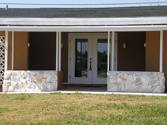 2nd image of 791 SE Solaz Ave