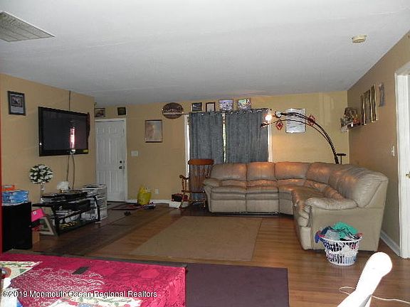 4th image of 600 New Hampshire Ave