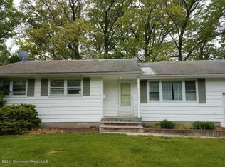 23 Chestnut Ridge Rd, Holmdel, NJ 07733