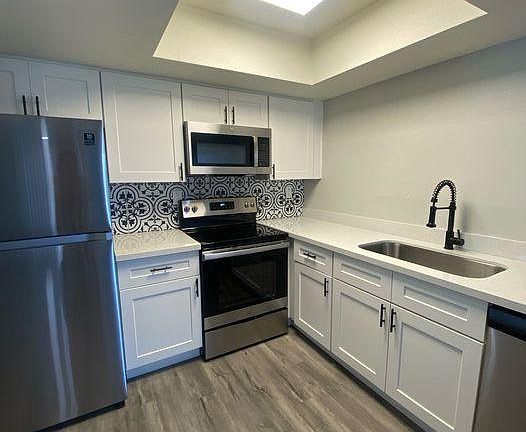 4th image of 2931 N 52nd St #309