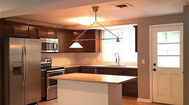 1st image of 9904 E Linwood Blvd