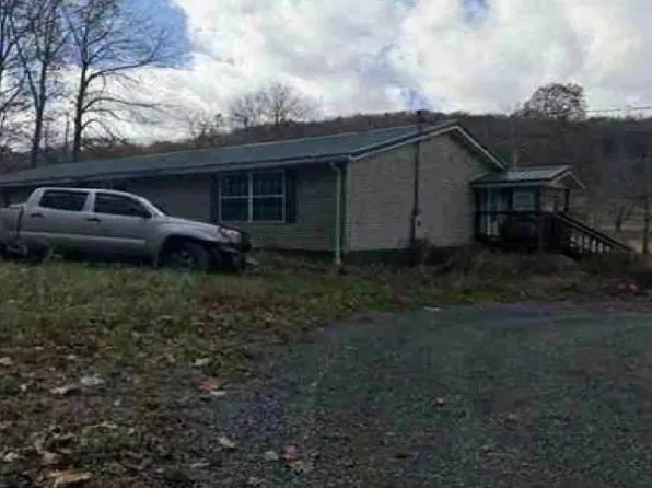 98 Flag Run Ln, Rowlesburg, WV 26425